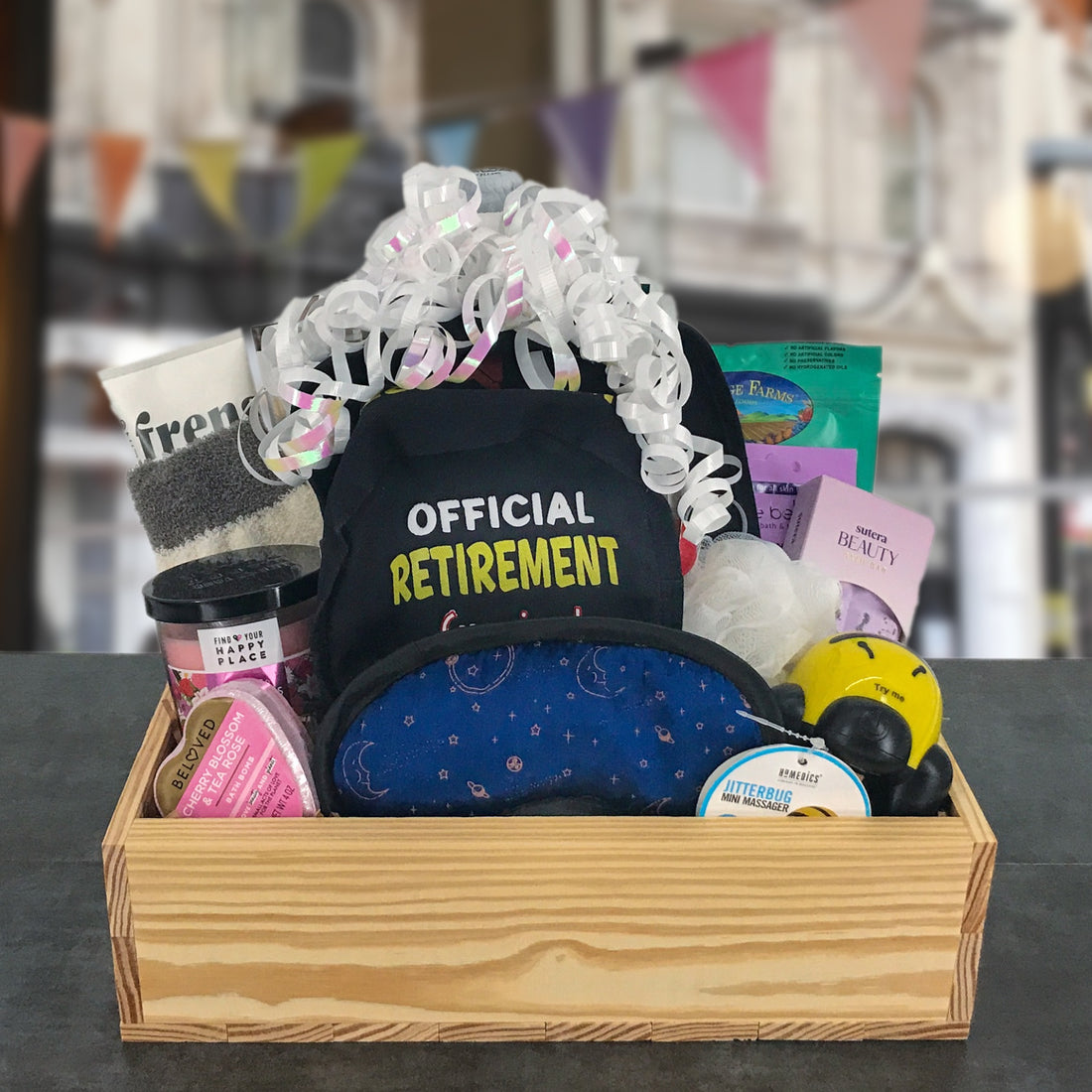 How to make a retirement gift basket